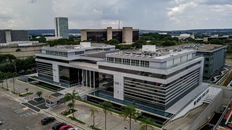 CNJ condena desembargadora que fez postagens contra Marielle